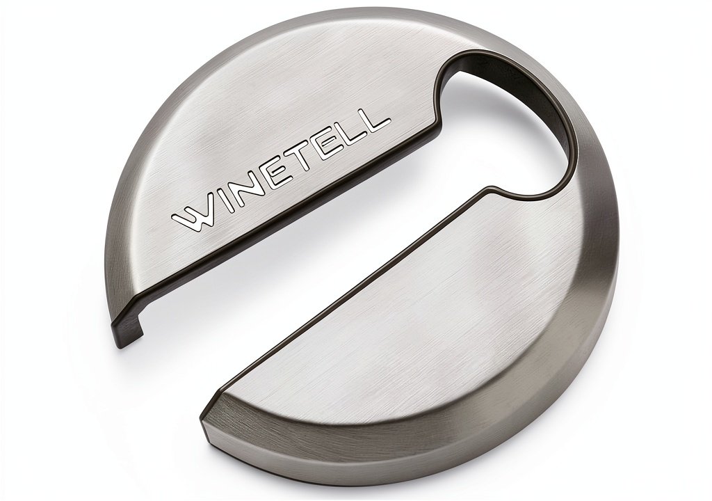 WINETELL wine foil cutter placed on a bar counter